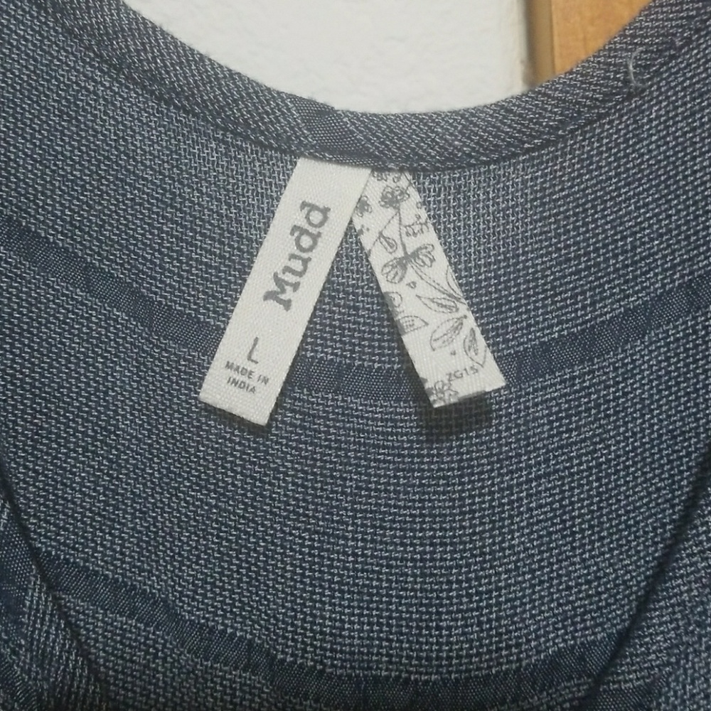 Button down tank - Picture 2 of 3